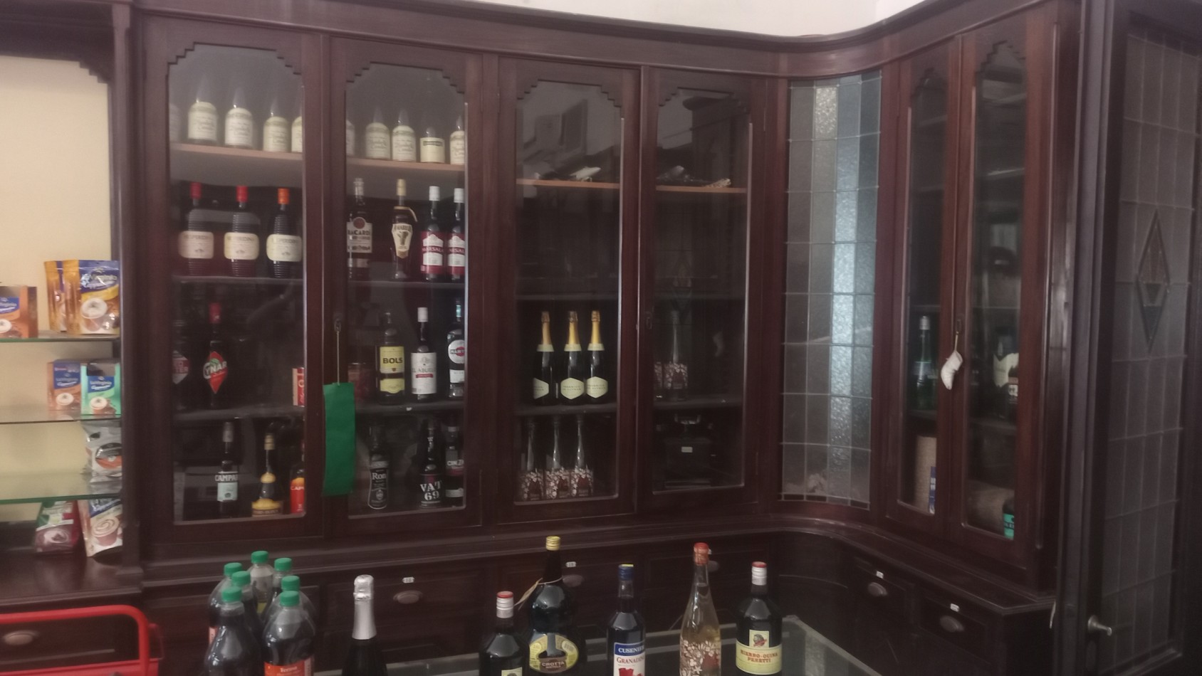 Casa y Local sobre Rivadavia 530